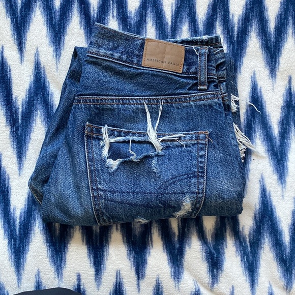 AE Ripped 90s Boyfriend Style Jeans Medium Wash - Picture 10 of 11